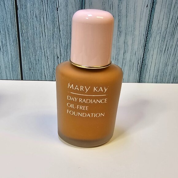 Mary Kay‎ Oil Free Foundation - Bittersweet Bronze #5855 - NIB Old Stock - Picture 2 of 8